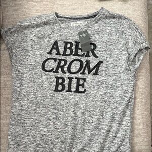 Abercrombie & Fitch Gray Short Sleeve Tee